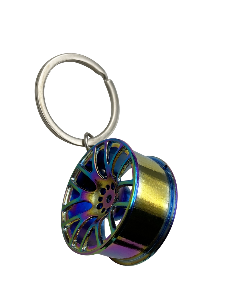 Seitliche Ansicht vom Felgen Schlüsselanhänger Rainbow – farbenfrohes Design mit hochwertiger Verarbeitung
